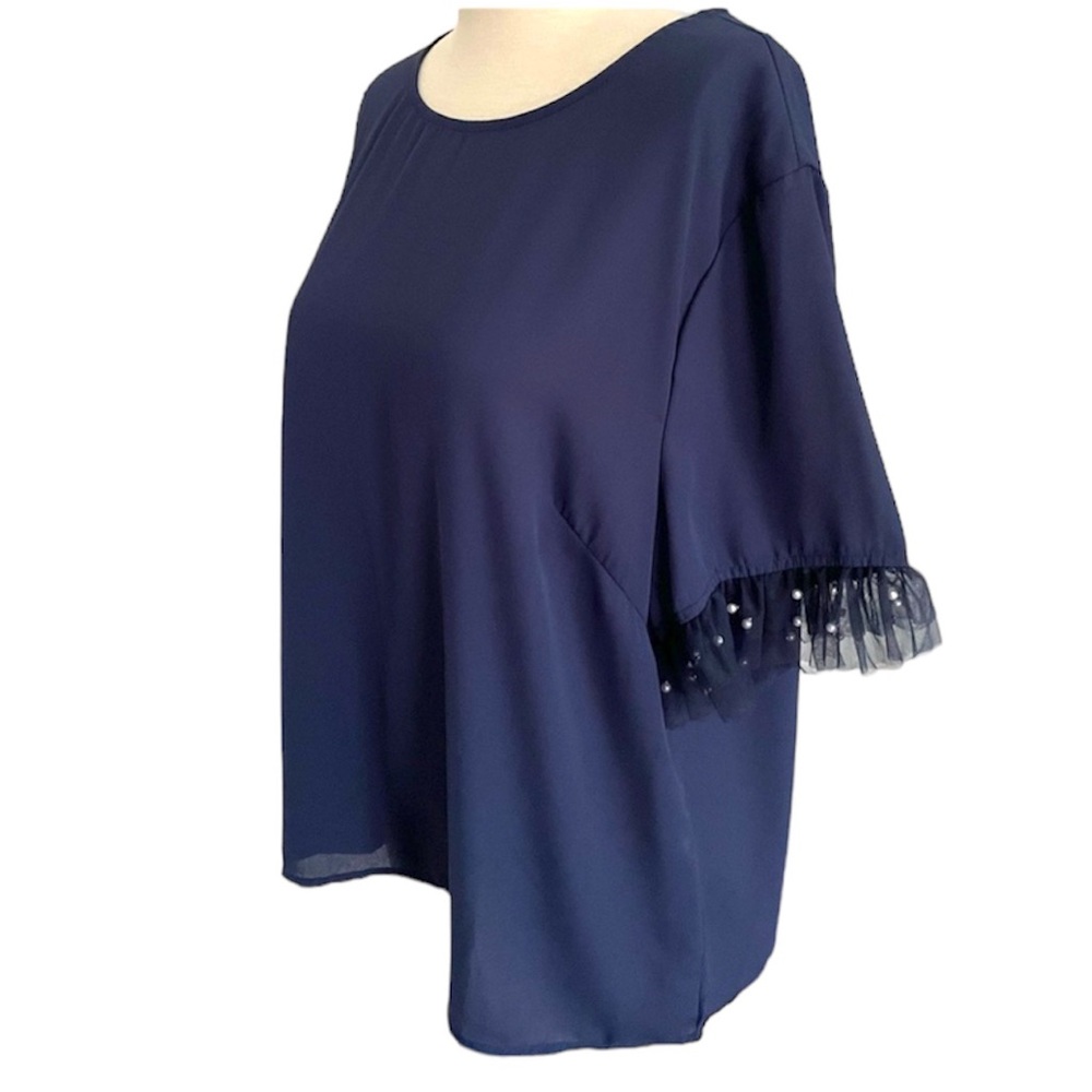 $3/10 🌞 Gorgeous Navy Blue Short Sleeve Blouse with Pearl and Tulle